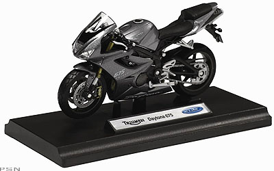 Daytona 675 scale model 1:18